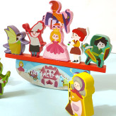 بازی تعادلی چوبی کودکانه شامل قطعات رنگی برای تقویت تمرکز و مهارتهای حرکتی