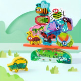 بازی تعادلی چوبی کودکانه شامل قطعات رنگی برای تقویت تمرکز و مهارتهای حرکتی