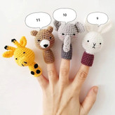 بستهبندی عروسک انگشتی بافتنی با طراحی کودکپسند و رنگهای شاد