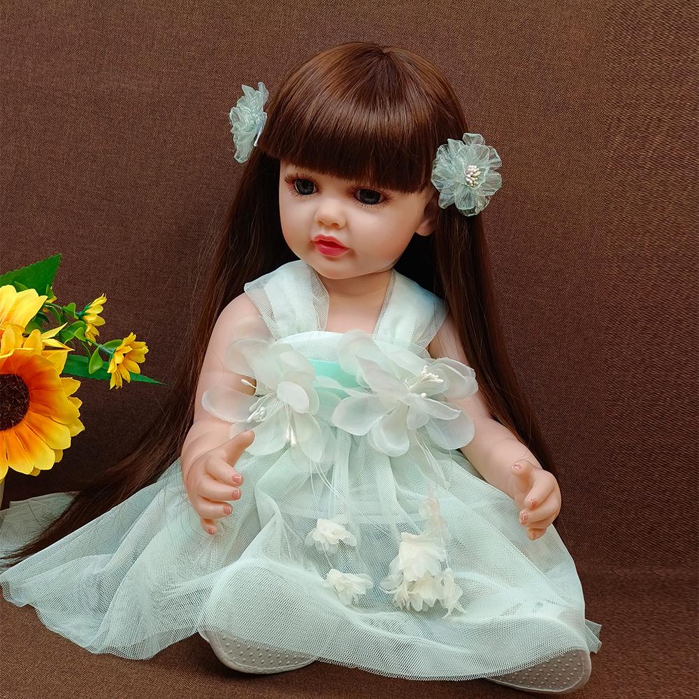 بسته‌بندی عروسک هوشمند با شیشه شیر و پستانک