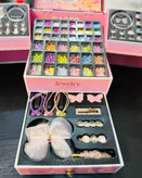 ست ساخت زیورآلات ۳۲۰۰ تکه با جعبه چندبخشی صورتی