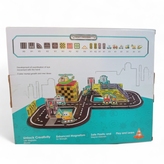 مگنت تایل شهرسازی اوریجینال ۳۹ قطعه با تایلهای جاده، علائم راهنمایی و قطعات شهری؛ مناسب ساخت صحنههای شهرسازی و بازی آموزشی برای کودکان ۳ سال به بالا.