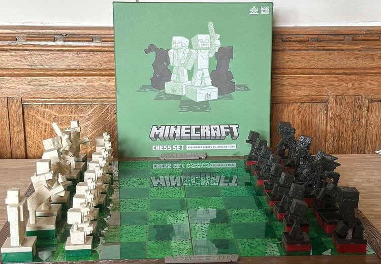 شطرنج طرح ماینکرفت اورجینال شرکتی مدل Minecraft Chess Set کد CTT657